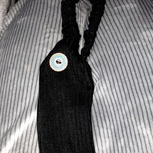 Black headband with a knot in front! The buttons holds your masks